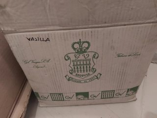 2 Vajillas de porcelana con diseño clásico