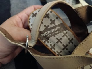 Sandalias tacón Wonder beige,hechas en España,piel