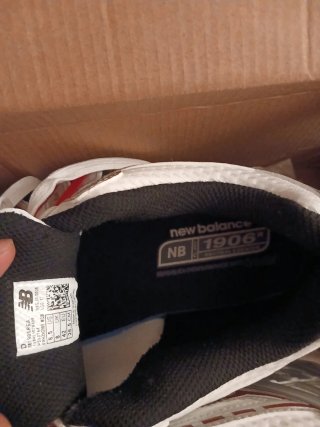 New Balance 1906 Zapatillas Blancas y Rojas