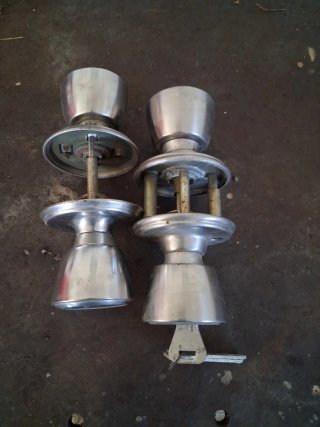 Pomos con llave Acero Inoxidable (2 unidades)