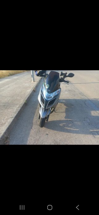 Kymco Agility 300i Maxi Scooter Gris