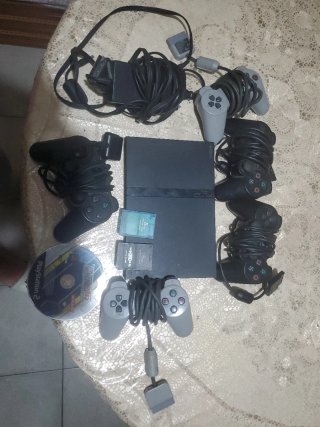 Consola Sony PS2 con 5 mandos