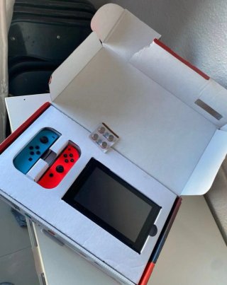 Nintendo Switch Azul y Rojo