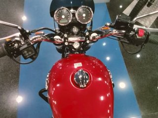 Royal Enfield 650 Interceptor Roja