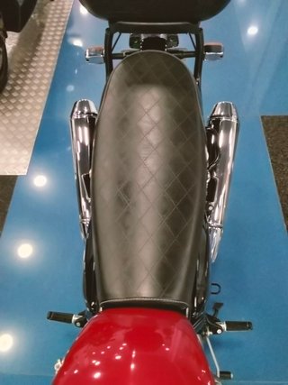 Royal Enfield 650 Interceptor Roja