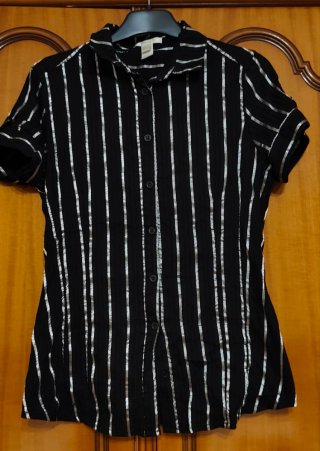 Camisa negra rayas plata manga corta