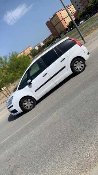 Citroen Grand C4 Picasso 2011