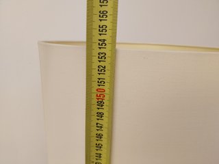 LAMPADA DA TERRA PER SOGGIORNO CON BASE E LUCE APPLICATA