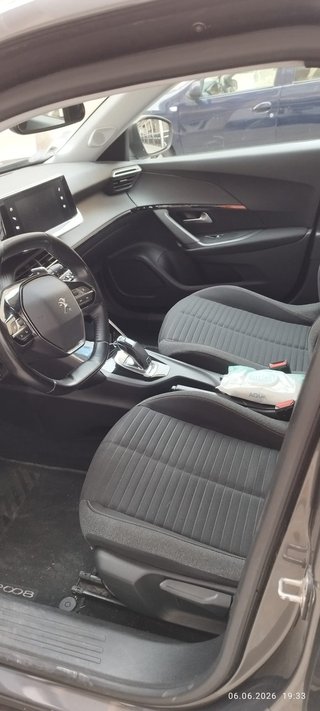 Peugeot 2008 2020, automático Aisin 8