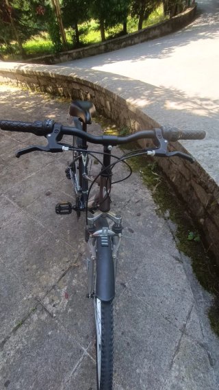Bicicleta Nakamura con sospensione anteriore
