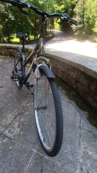 Bicicleta Nakamura con sospensione anteriore