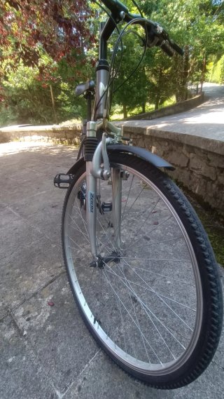 Bicicleta Nakamura con sospensione anteriore