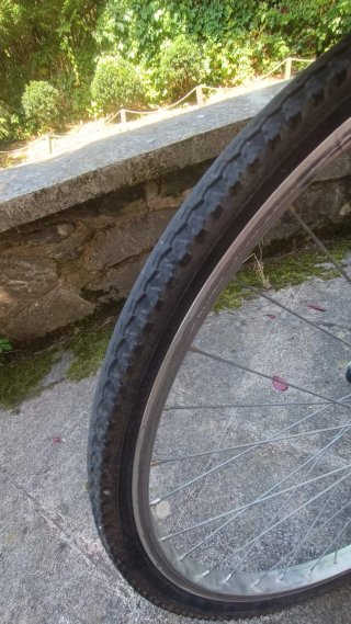 Bicicleta Nakamura con sospensione anteriore