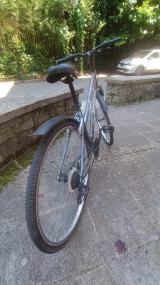 Bicicleta Nakamura con sospensione anteriore