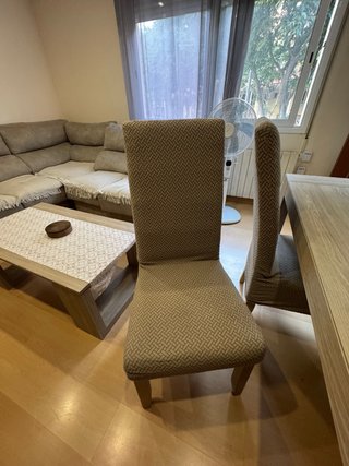 Mesa de comedor con 4 sillas de Mobiprix
