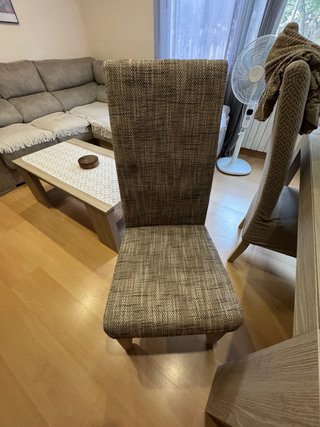 Mesa de comedor con 4 sillas de Mobiprix