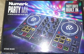 Mesa DJ Numark Party Mix