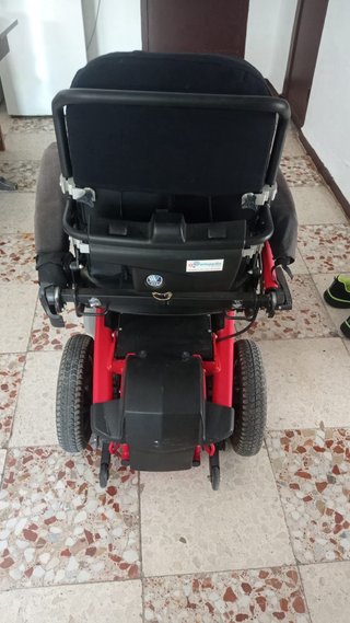 Silla de ruedas eléctrica motorizada