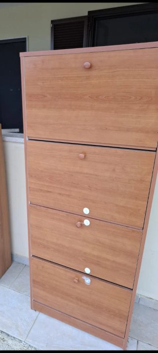 Scarpiera in legno marrone