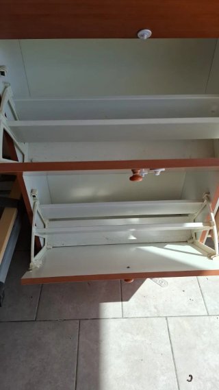 Scarpiera in legno marrone