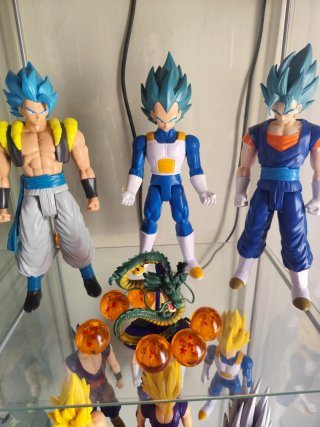 Vitrina con figuras Dragon Ball