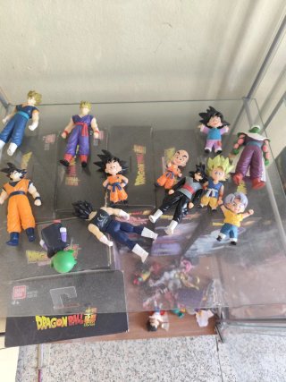 Vitrina con figuras Dragon Ball