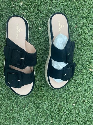 Sandalias negras mujer con hebilla
