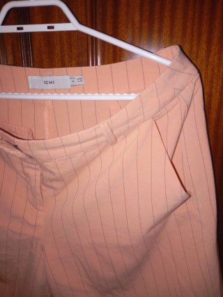 Pantalón corto ICHI salmón rayas