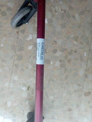 Andador con cesta y asiento