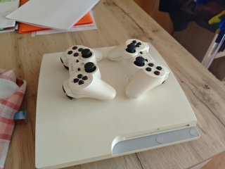 PS3 Blanca + 2 Mandos DualShock 3