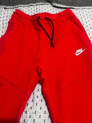 Pantalones Nike Rojos Tech Fleece