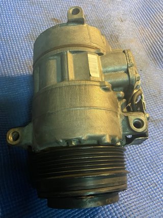 Compresor de aire acondicionado