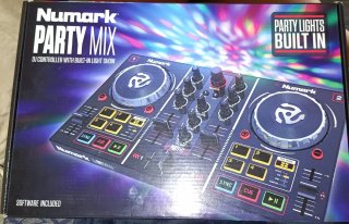 Mesa DJ Numark Party Mix