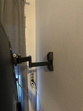 Televisor LG 32 pulgadas y soporte tele de pared