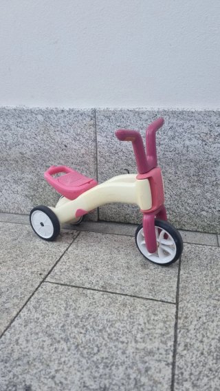 Triciclo infantil rosa y blanco