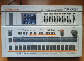 Roland TR-707, TFT + HKA Rom + HKA Cymbals