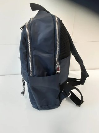 Mochila Azul y Negra