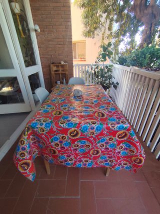 Mesa de salón con 3 sillas