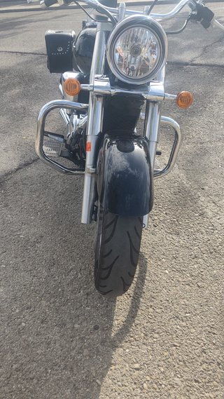Suzuki Intruder C800 Negra