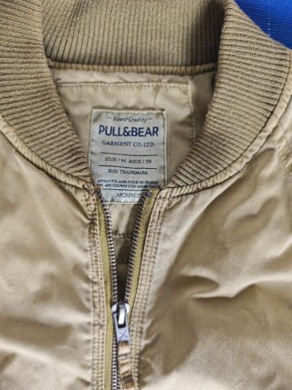 Chaqueta bomber Pull&Bear verde M