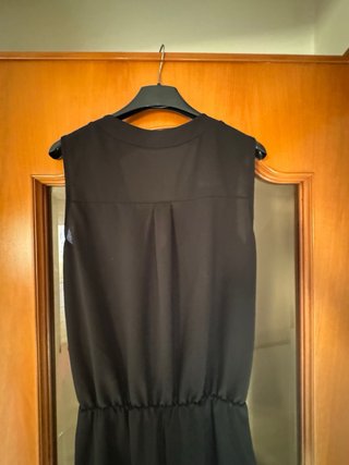 Tuta corta nera con zip