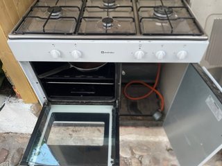 Cocina de gas 4 fuegos + horno