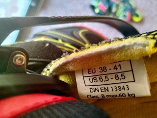 Patines en línea Fila negros, amarillos y rojos