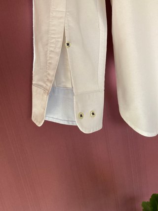 Camisa blanca hombre con detalles