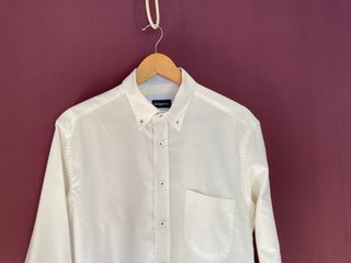 Camisa blanca hombre con detalles