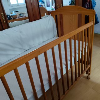 Cuna de madera