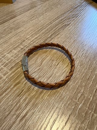 Pulsera artesanal trenzada