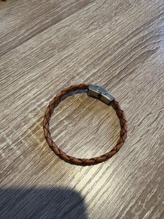 Pulsera artesanal trenzada
