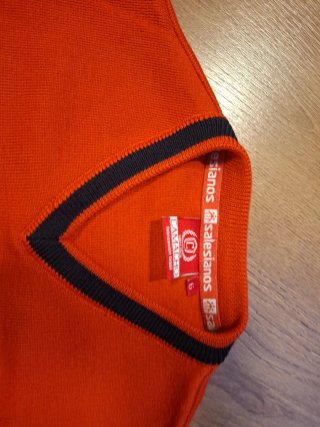 Jersey Salesianos Talla 6 rojo
