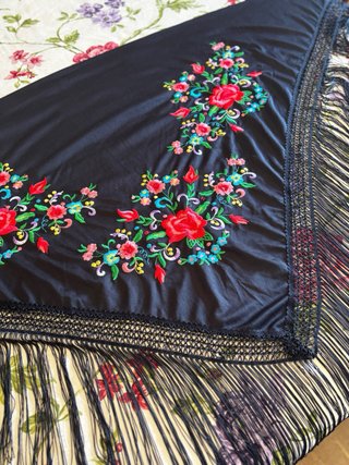 Mantoncillos Flamenca Negros Bordados